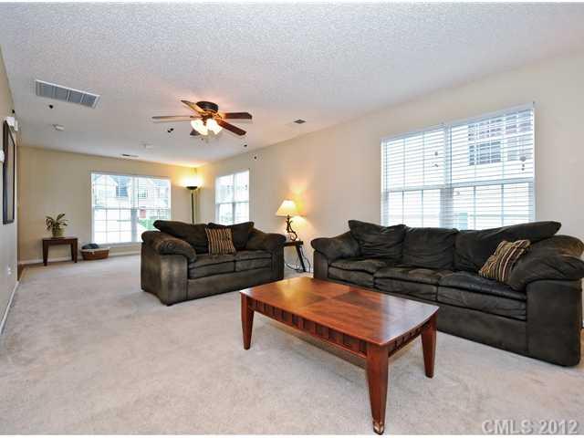 708 Reigate Road Charlotte, NC 28262 - Photo 3 of 16