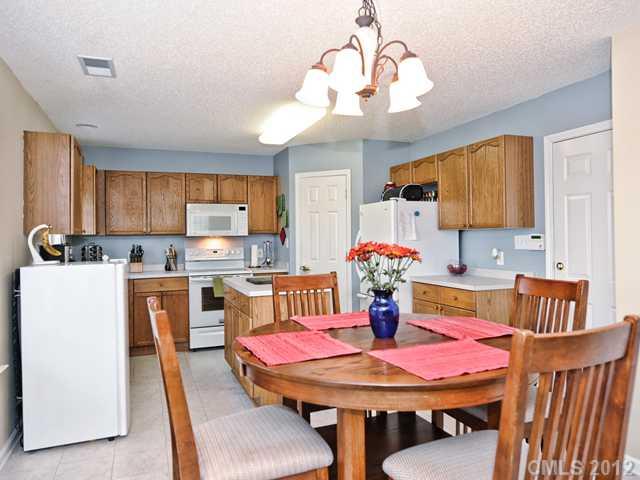 708 Reigate Road Charlotte, NC 28262 - Photo 6 of 16