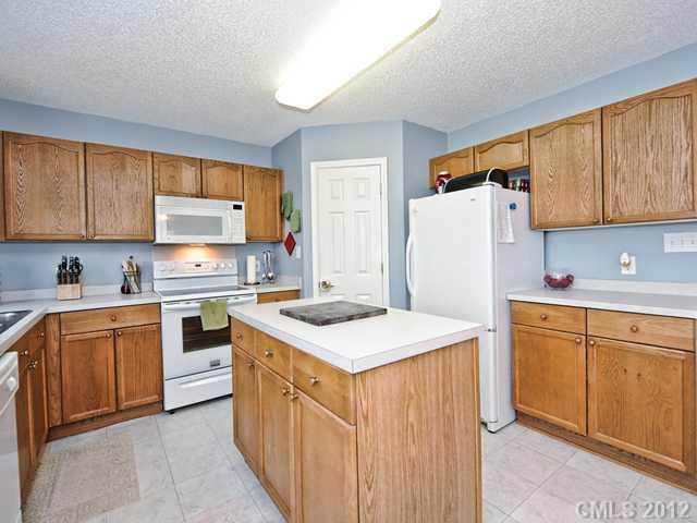 708 Reigate Road Charlotte, NC 28262 - Photo 7 of 16
