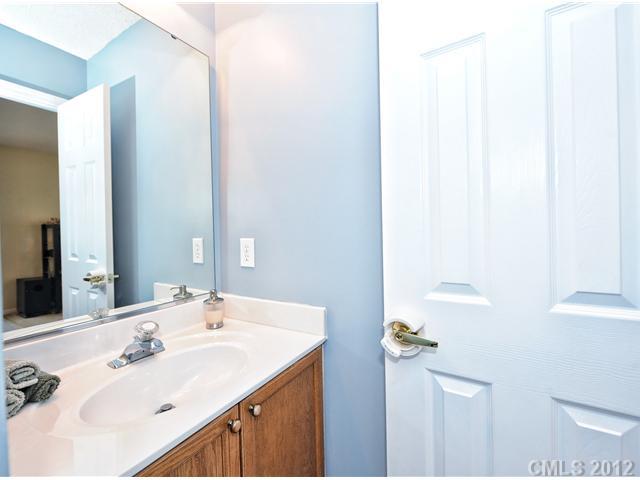 708 Reigate Road Charlotte, NC 28262 - Photo 8 of 16