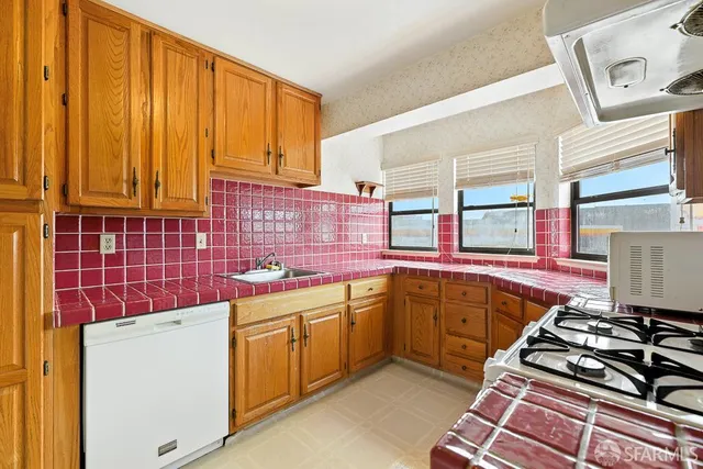 $2,399,000 | 597 Lincoln Way, San Francisco, CA 94122