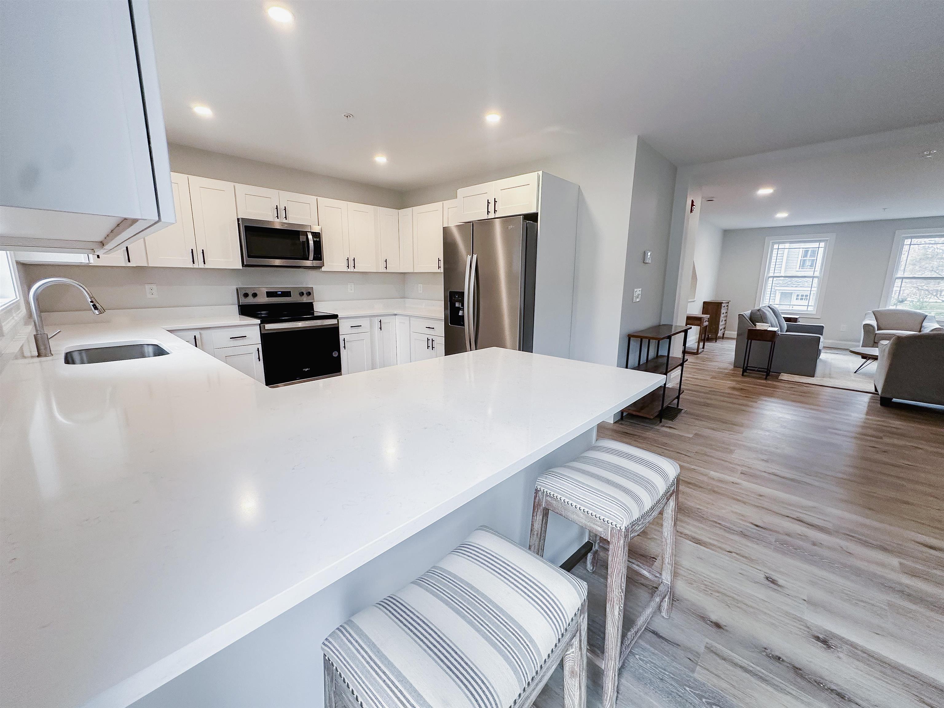 3 Blaise Way, Unit B Hooksett, NH 03106 - Photo 2 of 10