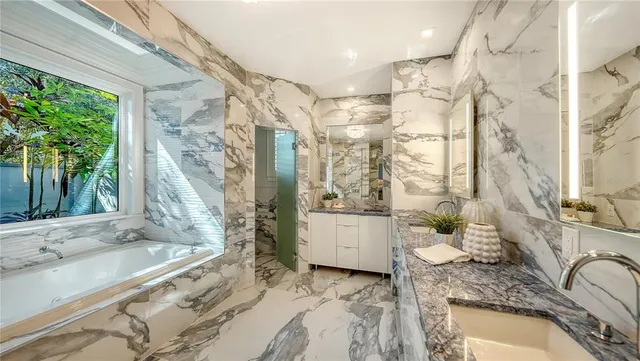 $1,690,000 | 76 Osprey Point Drive, Osprey, FL 34229