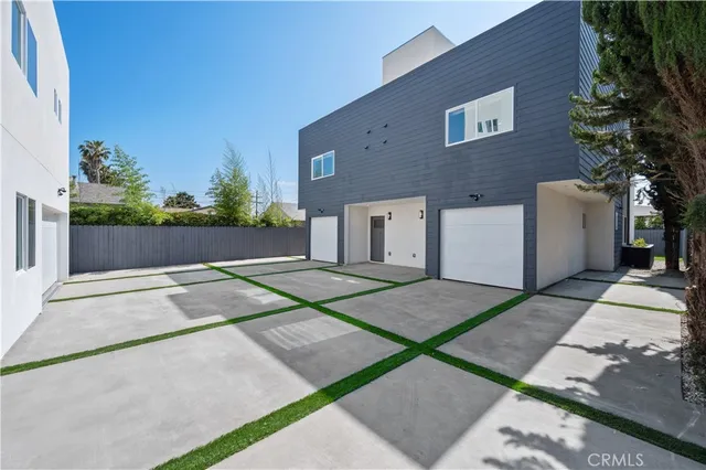 $5,195 | 2935 West Boulevard, Los Angeles, CA 90016