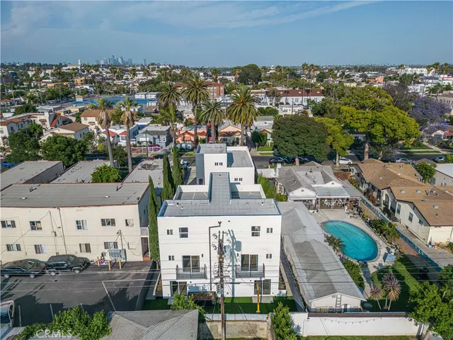 $5,195 | 2935 West Boulevard, Los Angeles, CA 90016