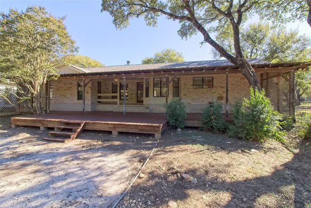 a view of a pathway of a house