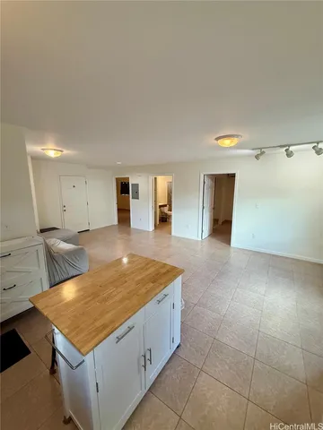 $3,300 | 1774 Palolo Avenue, Honolulu, HI 96816