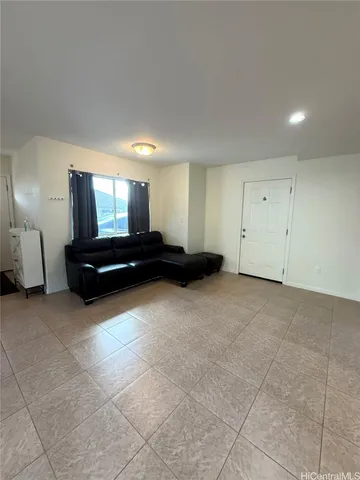 $3,300 | 1774 Palolo Avenue, Honolulu, HI 96816
