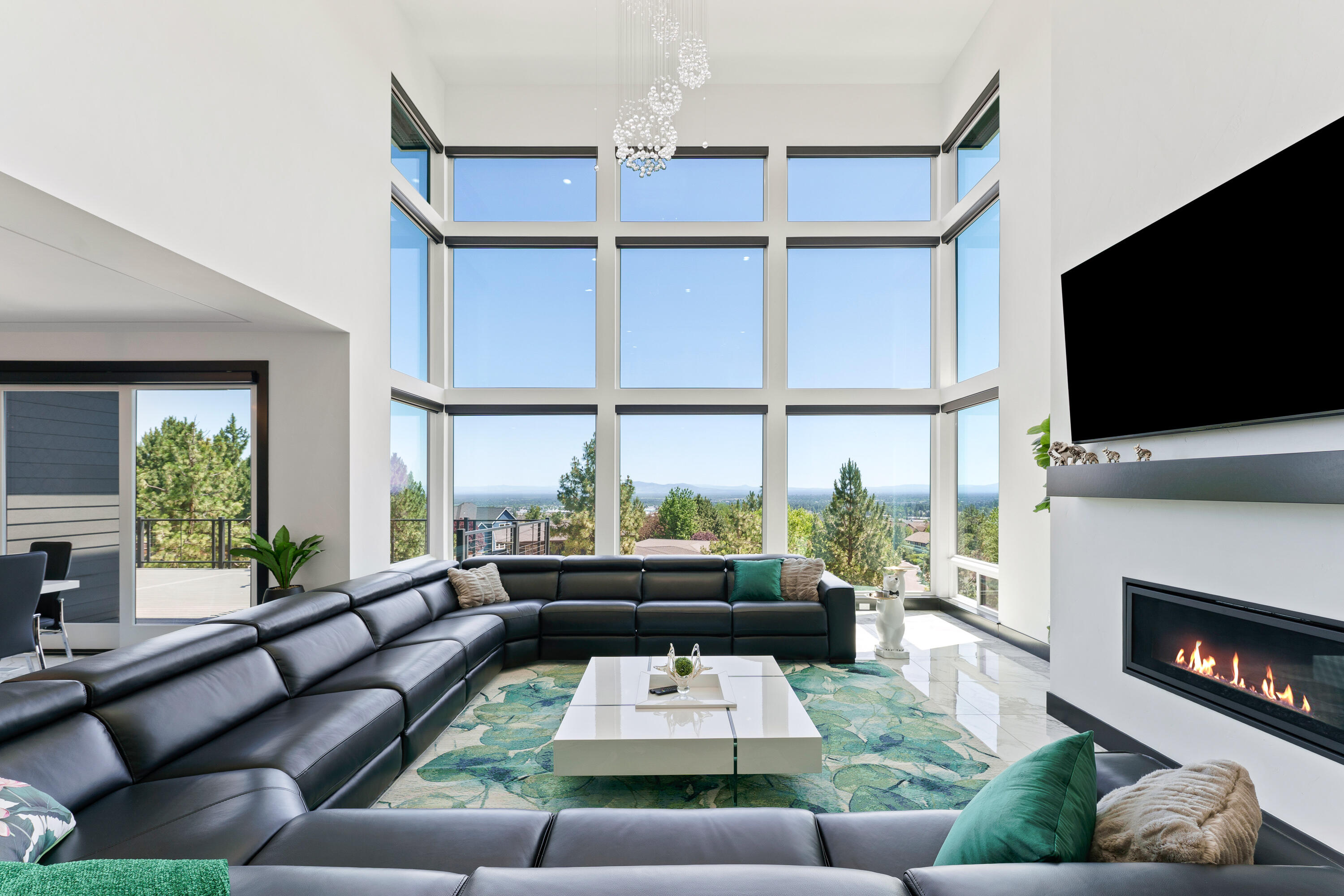 664 Northwest Powell Butte Loop Bend, OR 97703 - Photo 4 of 58 great room