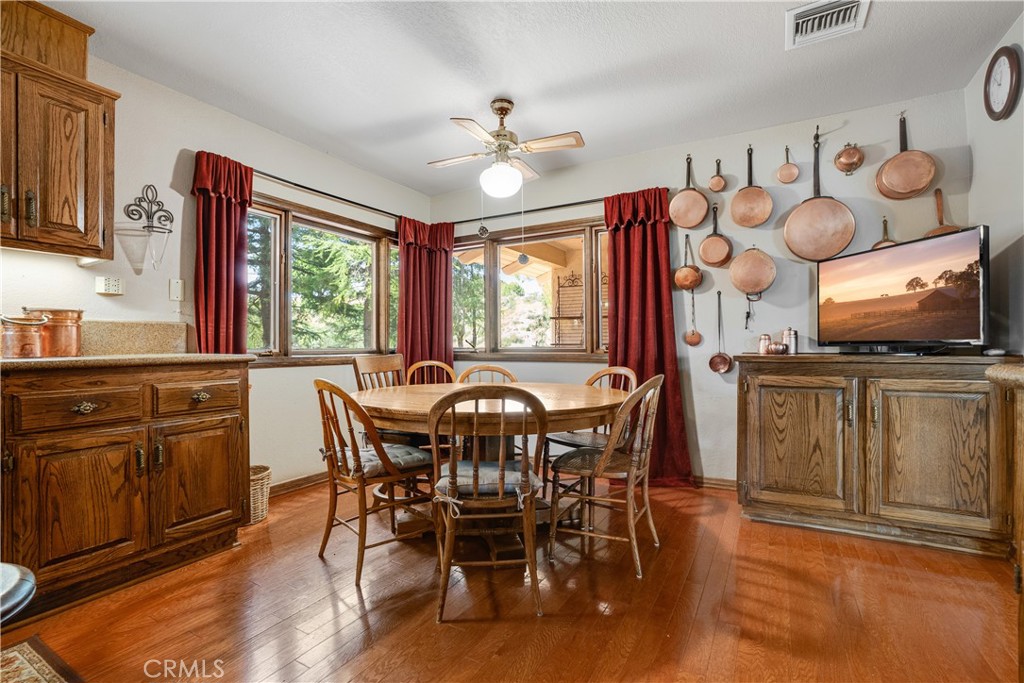 30334 Byfield Road Castaic, CA 91384 - Photo 13 of 48 Kitchen