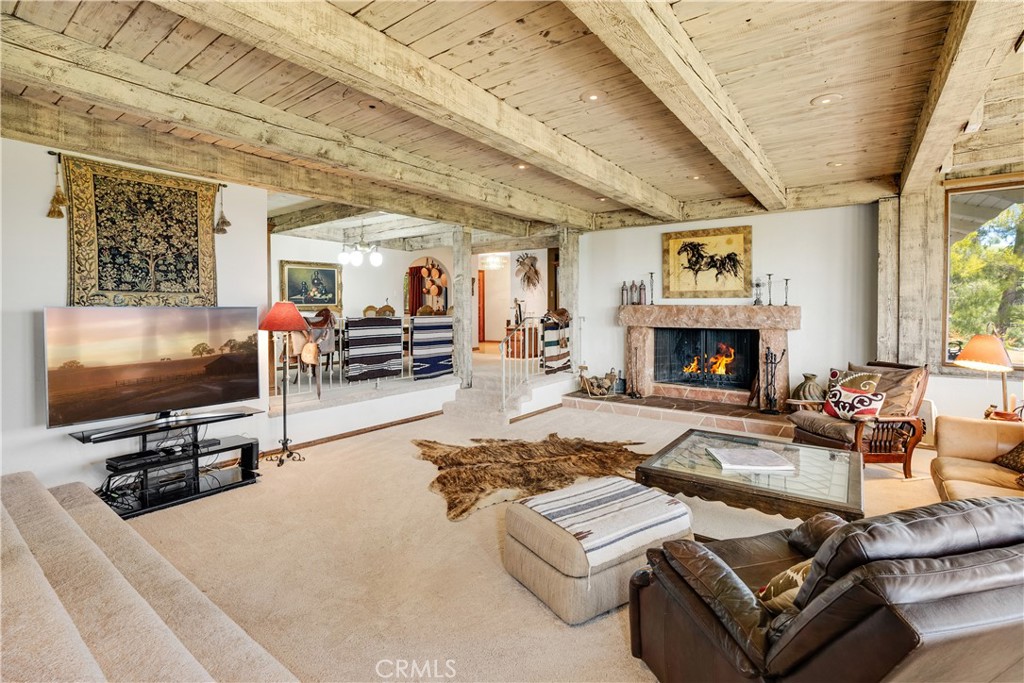 30334 Byfield Road Castaic, CA 91384 - Photo 19 of 48 Family room and dining room