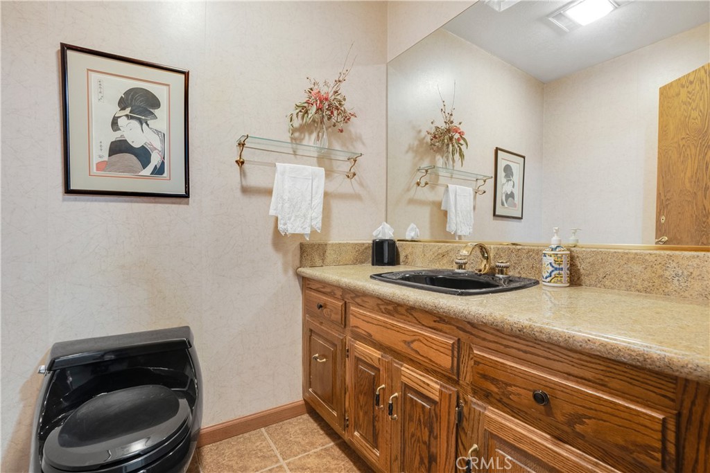 30334 Byfield Road Castaic, CA 91384 - Photo 20 of 48 Guest bathroom