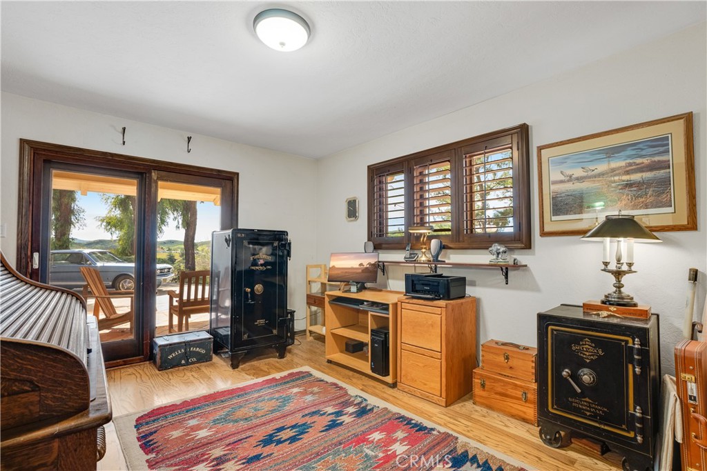 30334 Byfield Road Castaic, CA 91384 - Photo 21 of 48 Office/flex space