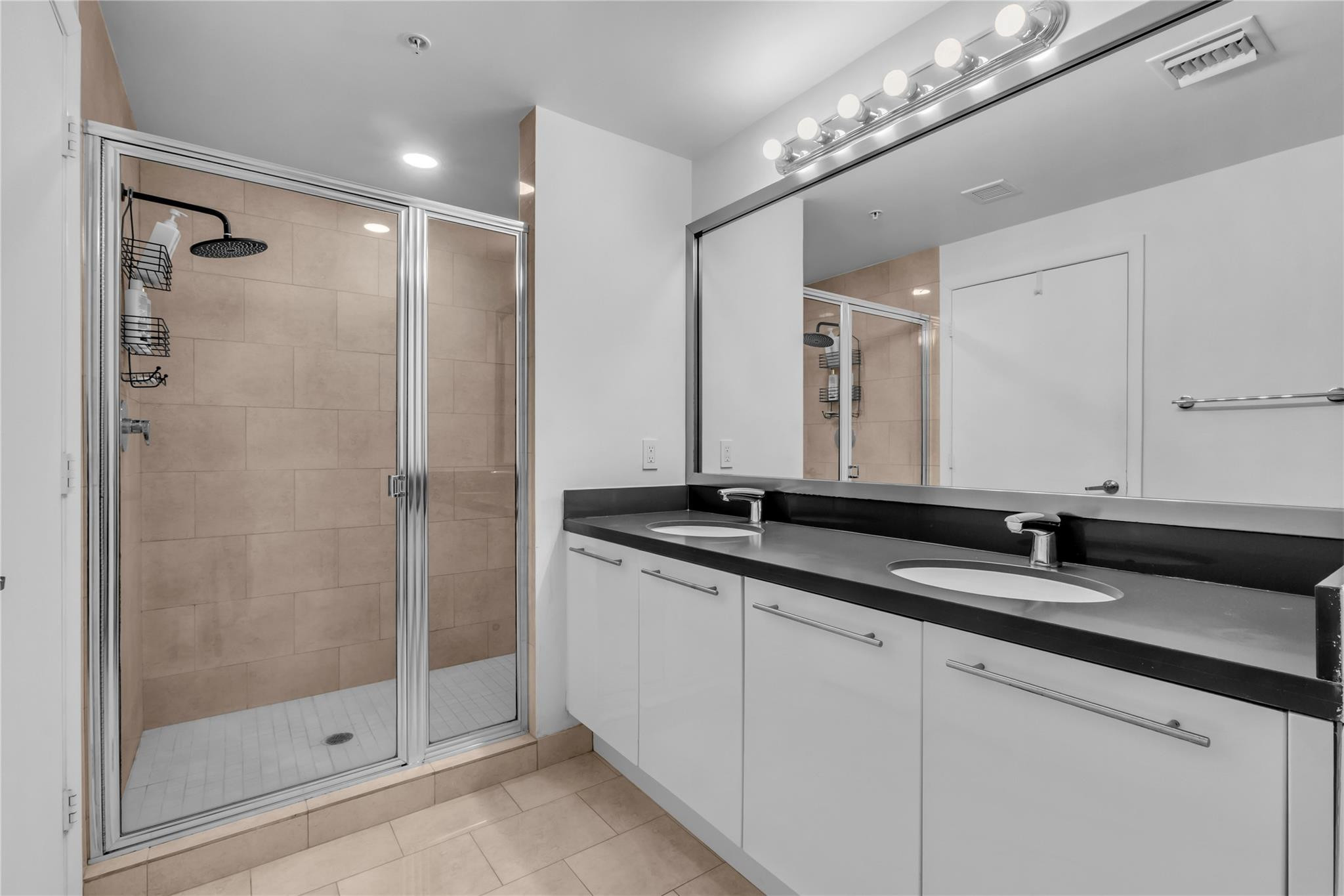 90 Southwest 3rd Street, Unit 3808 Miami, FL 33130 - Photo 5 of 27 Photo 5