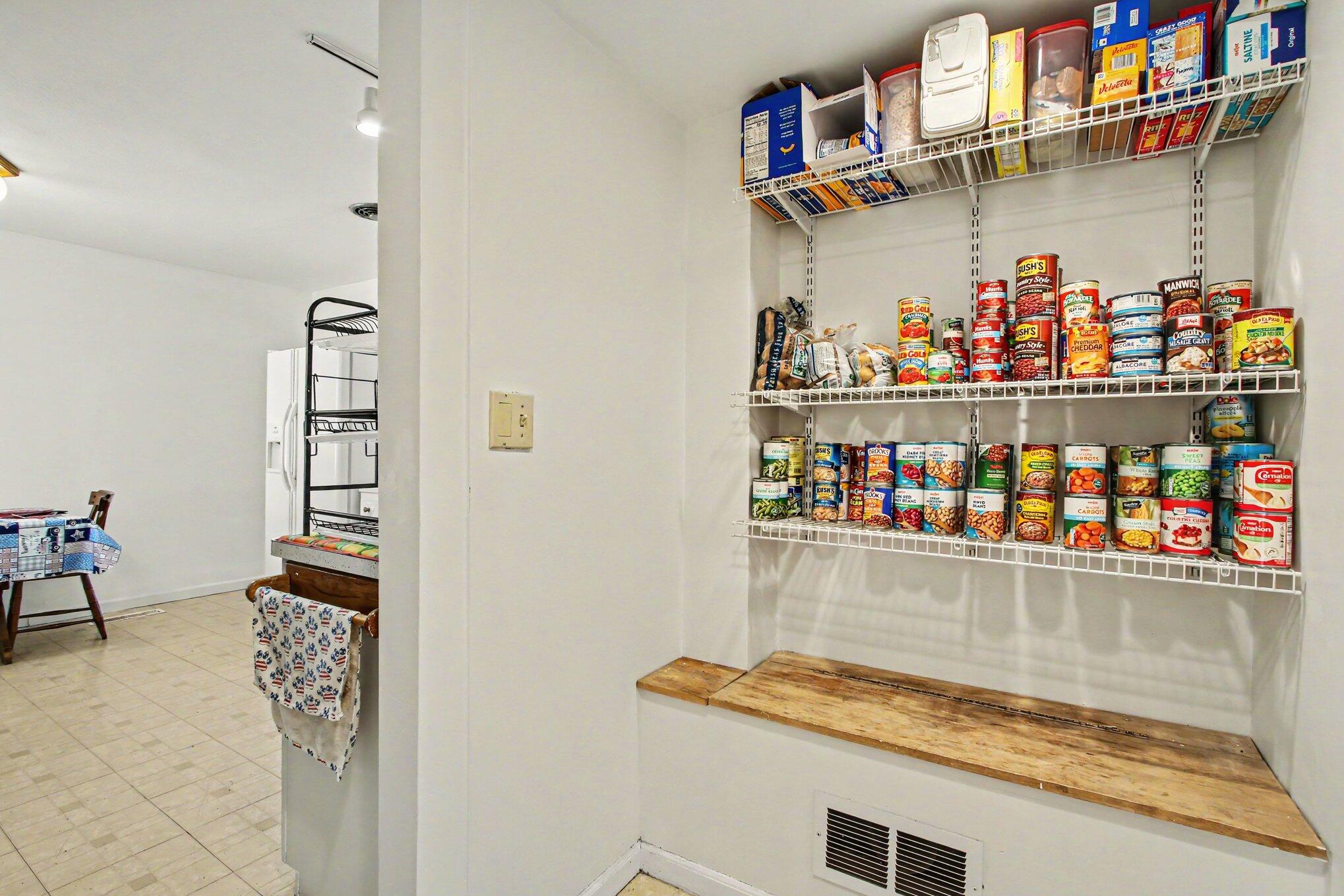 8016 Gordon Place Highland, IN 46322 - Photo 12 of 28 2038x1359