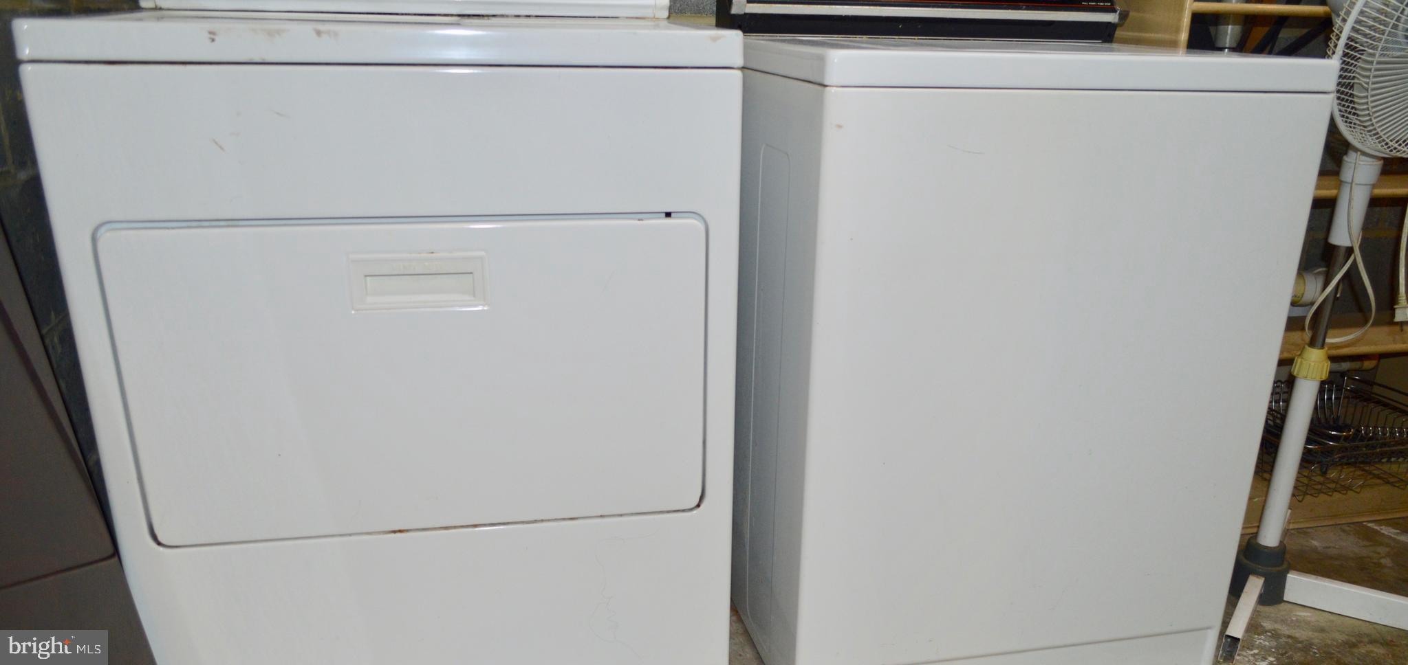 7 Honey Brook Circle Gaithersburg, MD 20878 - Photo 17 of 38 Washer and dryer