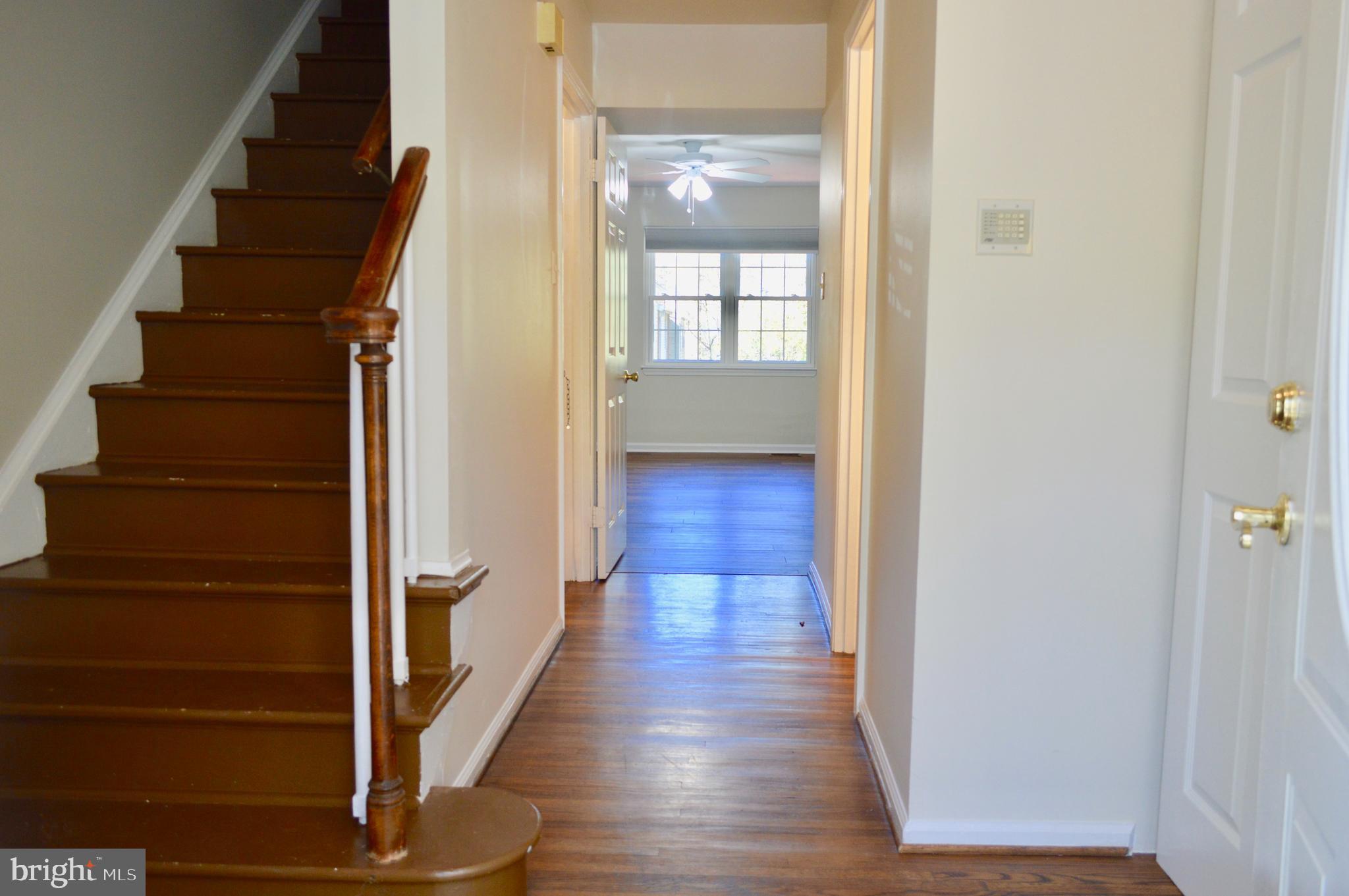 7 Honey Brook Circle Gaithersburg, MD 20878 - Photo 3 of 38 View from main door