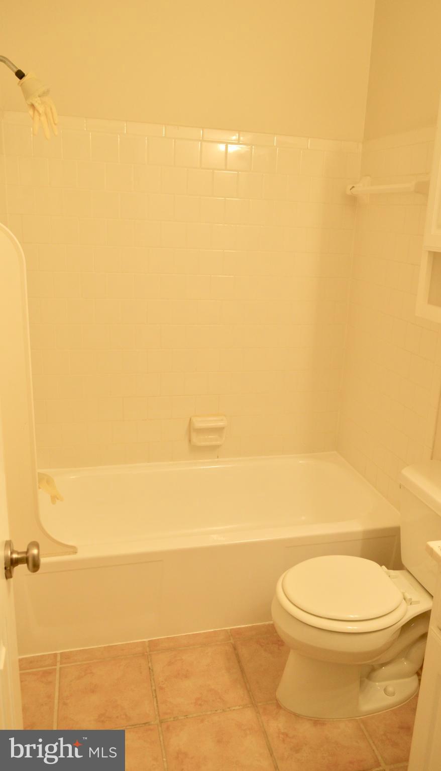 7 Honey Brook Circle Gaithersburg, MD 20878 - Photo 35 of 38 2nd bathroom