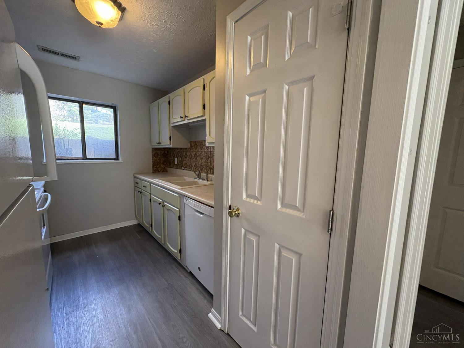 3503 West Fork Road, Unit 7 Cincinnati, OH 45211 - Photo 3 of 10