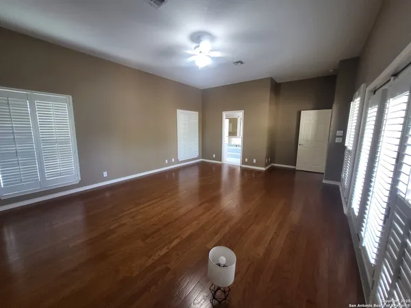 $2,300 | 6024 Shady Creek, Windcrest, TX 78239