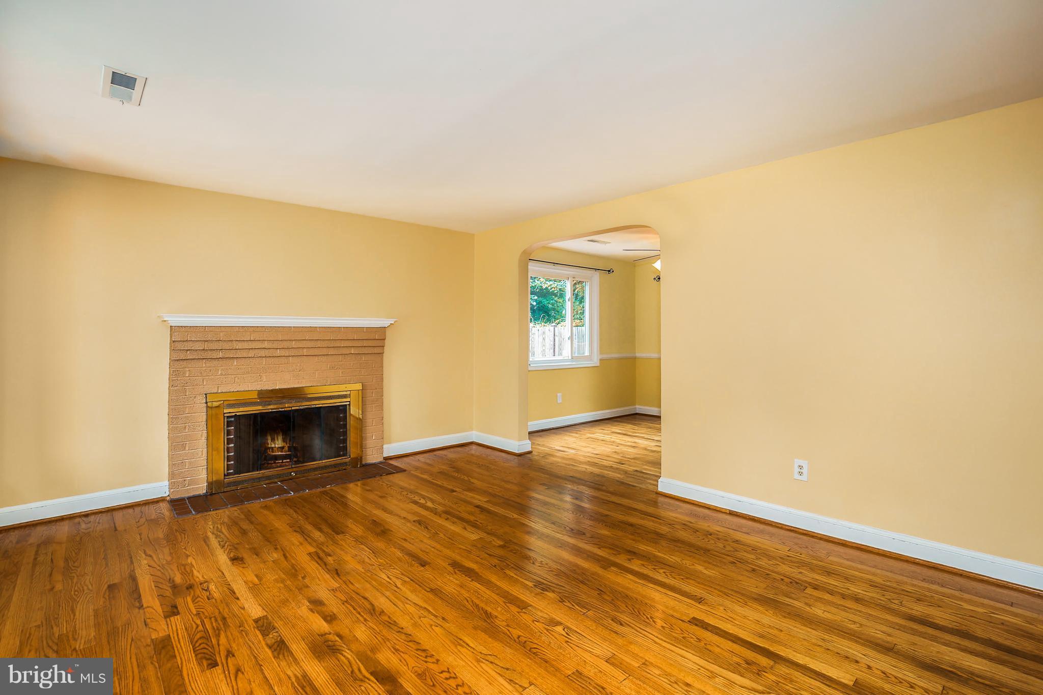 2505 Plyers Mill Road Silver Spring, MD 20902 - Photo 8 of 27 Living Room