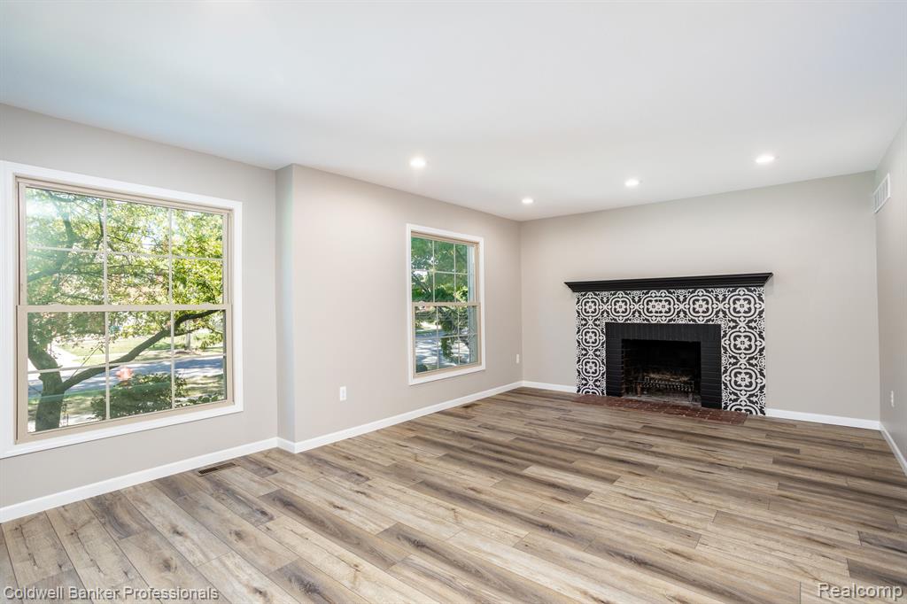 459 La Belle Road Grosse Pointe Farms, MI 48236 - Photo 4 of 29
