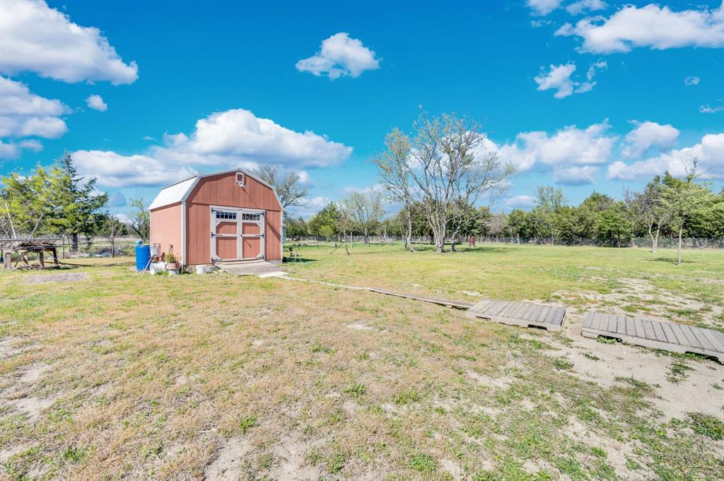 12032 County Road 0190 Rice, TX 75155 - Photo 6 of 40 a view of a garden