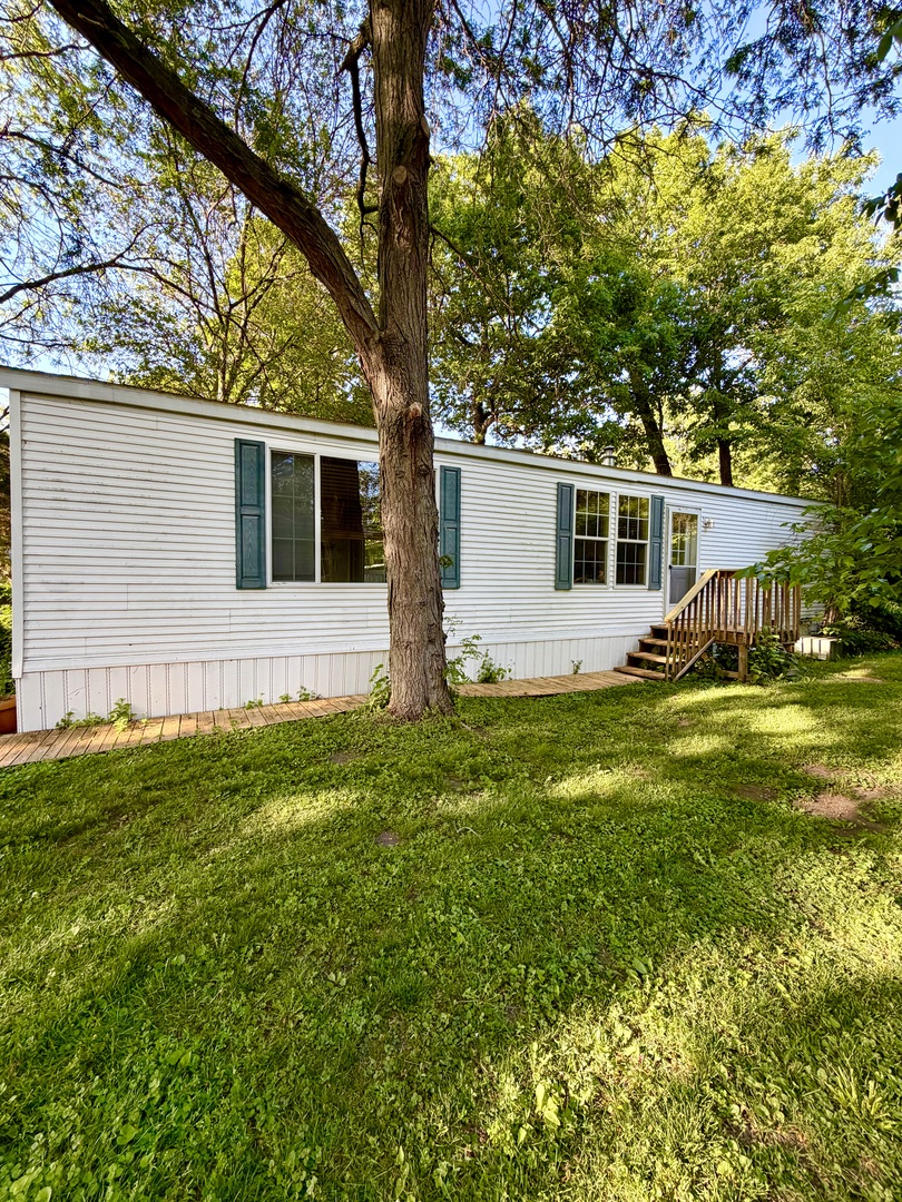 1009 Bay Road, Unit 23 McHenry, IL 60051 - Photo 12 of 20