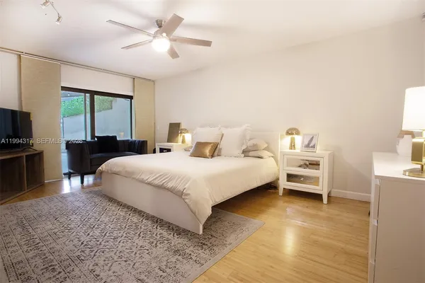 $4,000 | 524 Village Lake Drive, Unit 524, Weston, FL 33326