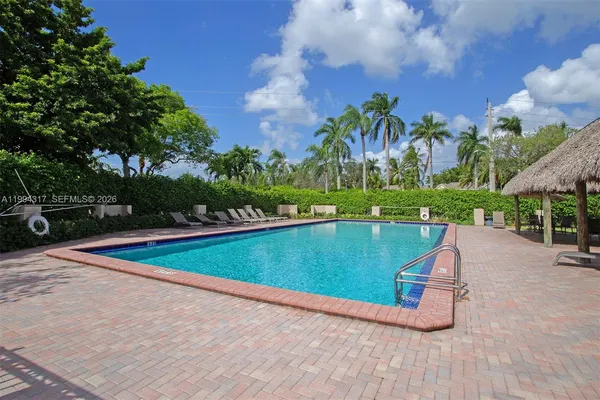 $4,000 | 524 Village Lake Drive, Unit 524, Weston, FL 33326