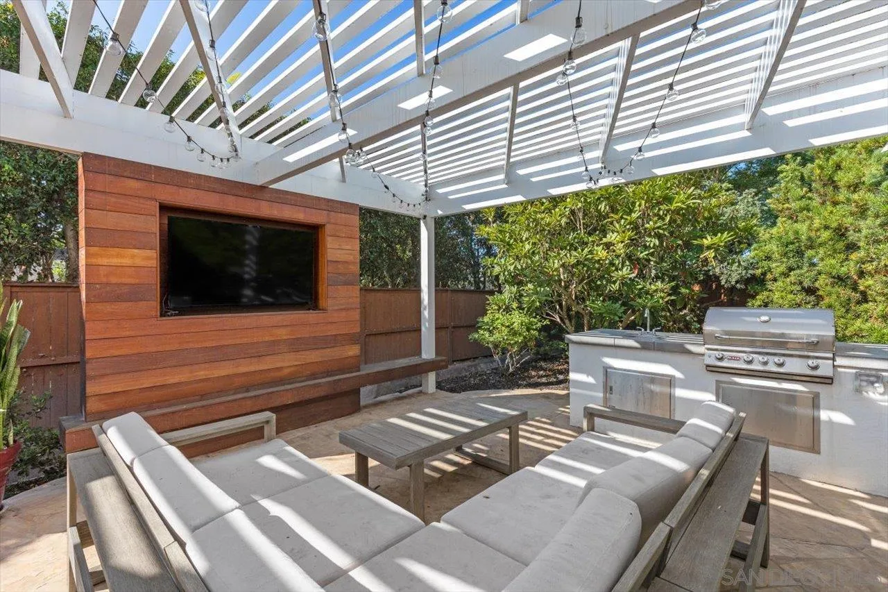 219 Jacob Lane Encinitas, CA 92024 - Photo 35 of 46 a terrace of a house with outdoor seating