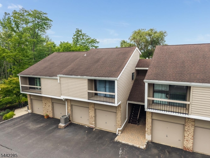 91 North Slope Clinton, NJ 08809 - Photo 3 of 25