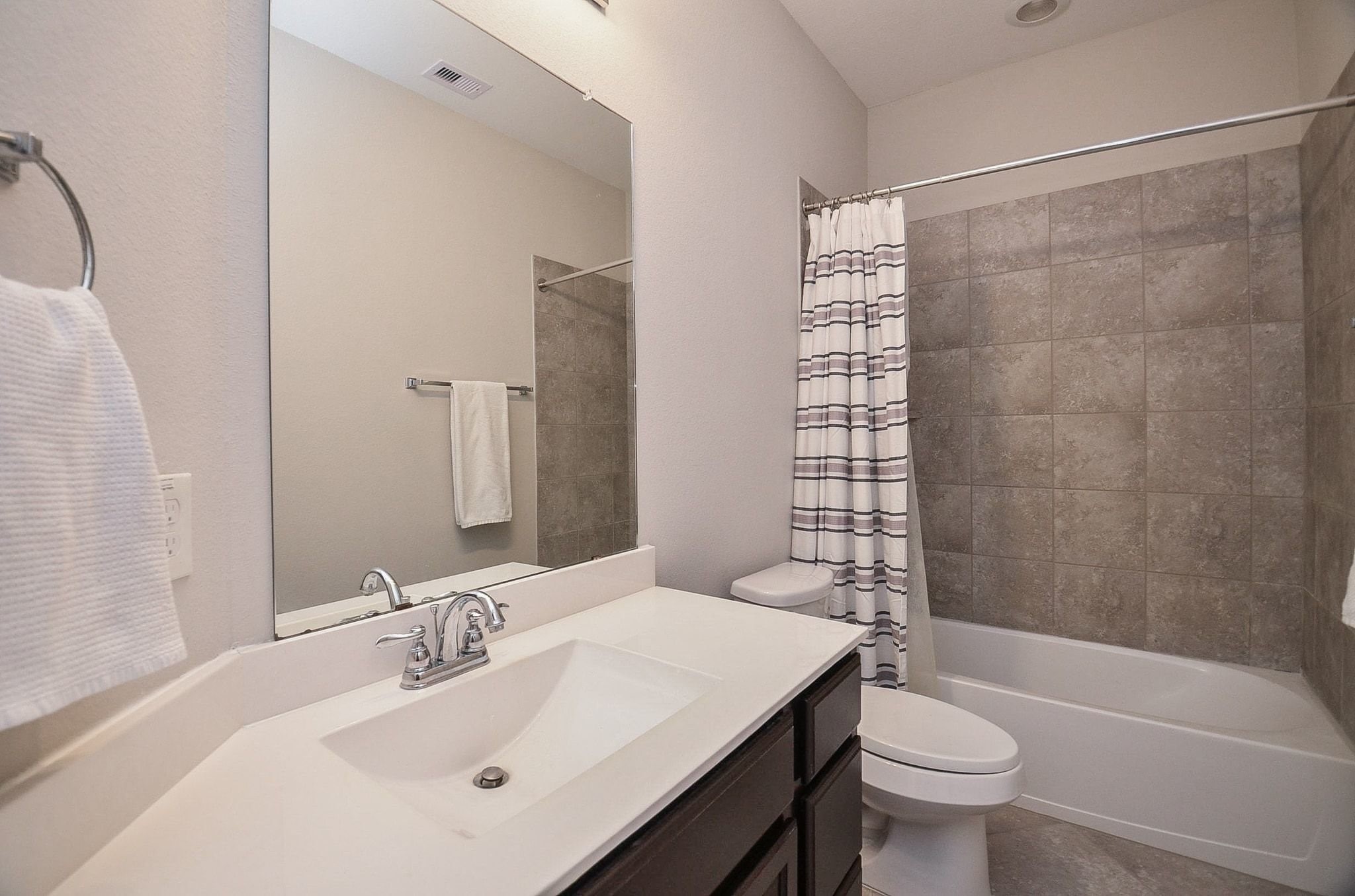 2714 Topaz Cove Lane Rosharon, TX 77583 - Photo 39 of 50 a bathroom with a sink toilet and shower