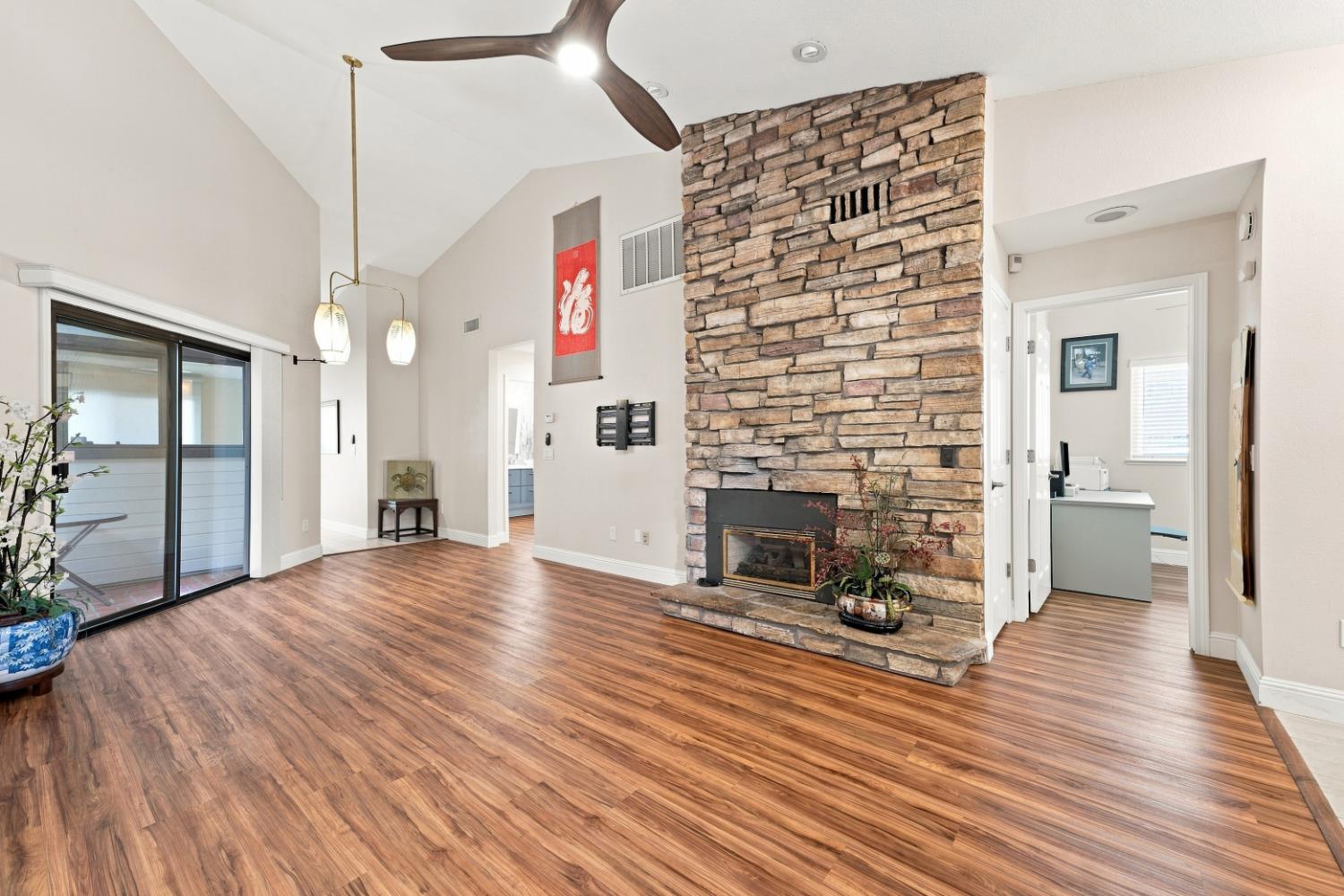 4934 El Ranchero Court Rocklin, CA 95677 - Photo 8 of 44 Gallery Image 8