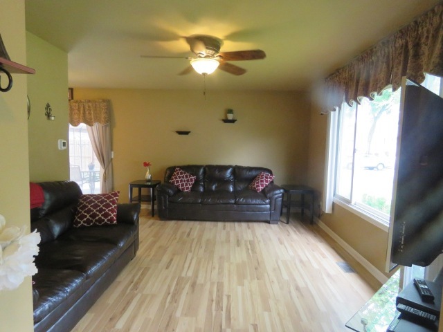 1 Ingleshire Road Montgomery, IL 60538 - Photo 3 of 27