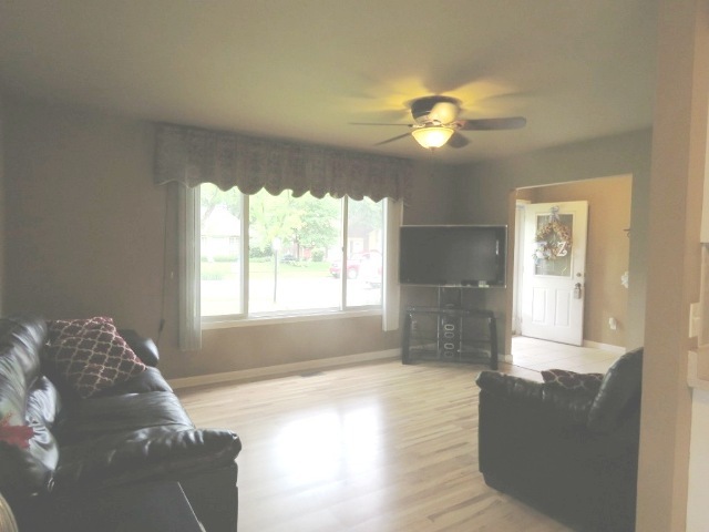 1 Ingleshire Road Montgomery, IL 60538 - Photo 4 of 27