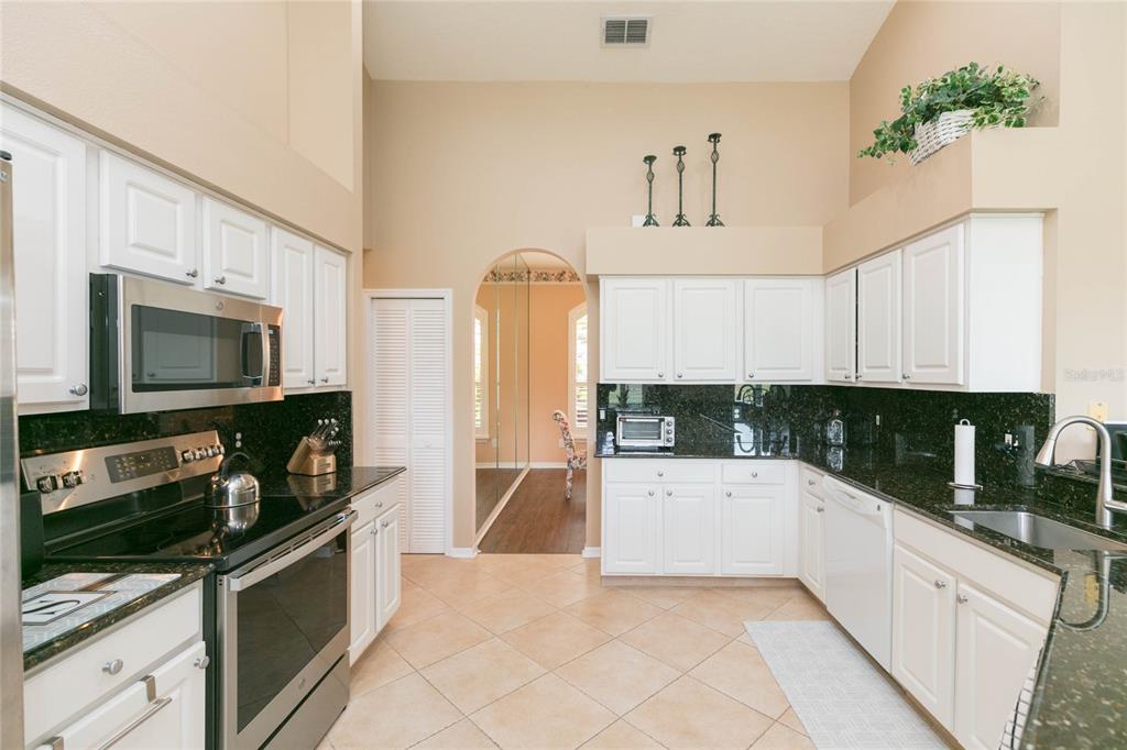 3516 Shadowood Drive Valrico, FL 33596 - Photo 13 of 56