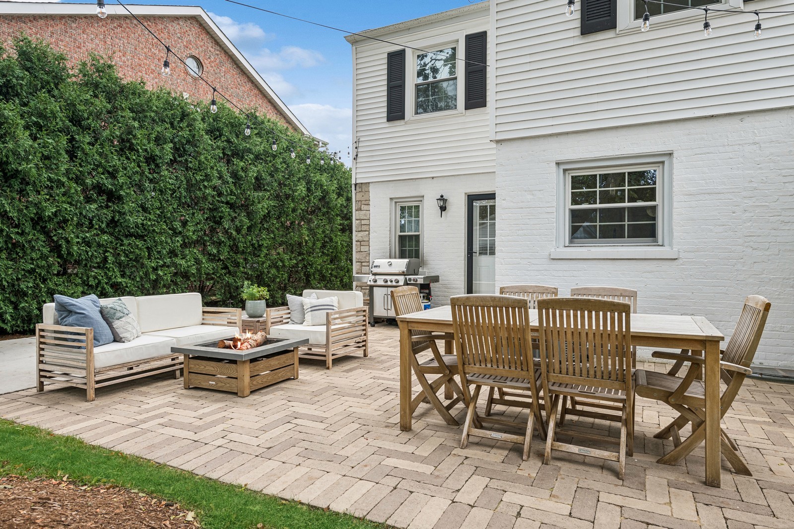 736 Ottawa Avenue Park Ridge, IL 60068 - Photo 24 of 33 a view of a dinning table and chair in the patio
