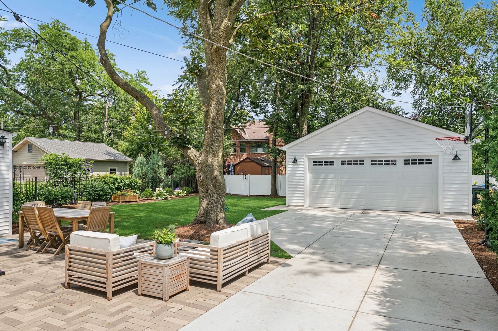 736 Ottawa Avenue Park Ridge, IL 60068 - Photo 25 of 33 a front view of a house with garden