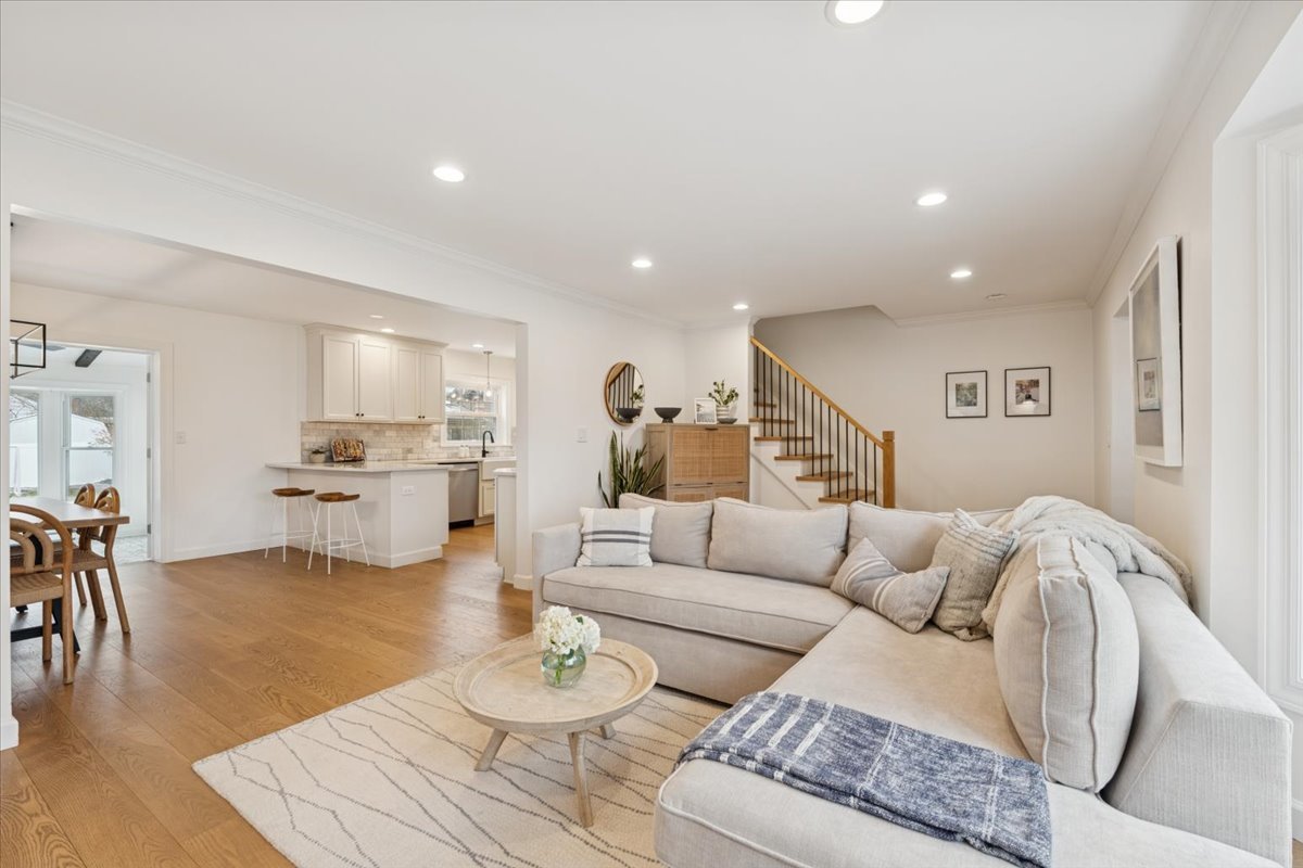 736 Ottawa Avenue Park Ridge, IL 60068 - Photo 3 of 33 a living room with furniture and a wooden floor