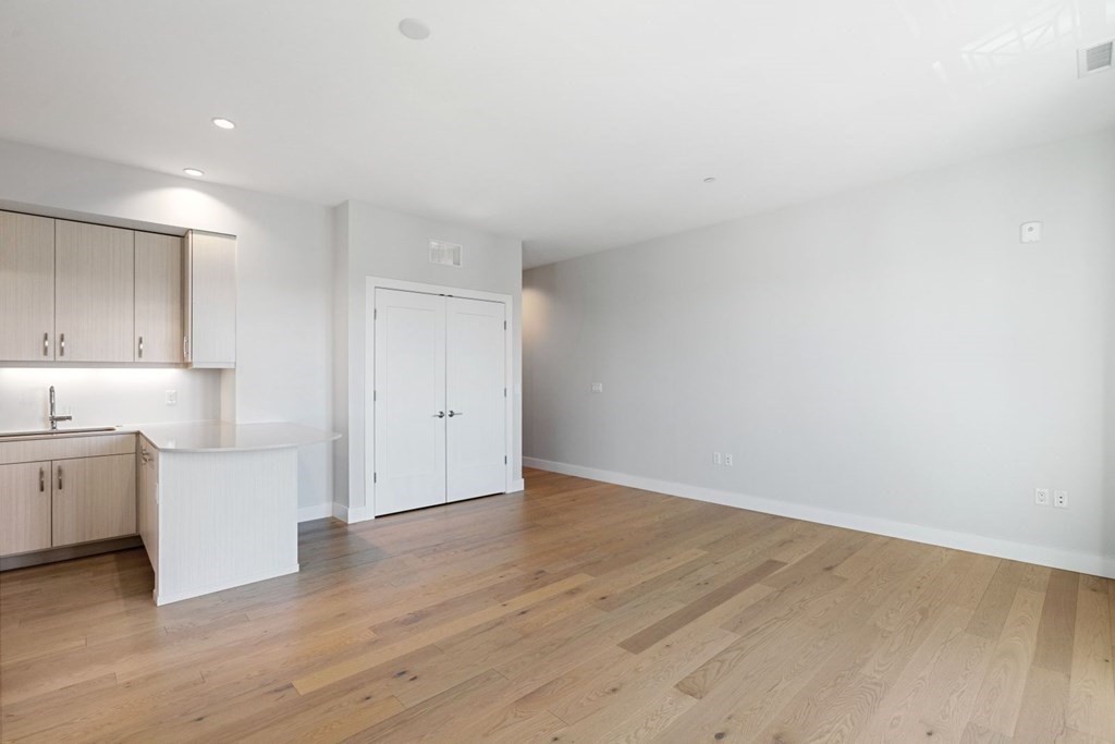 10 Shipyard Drive, Unit 414 Hingham, MA 02043 - Photo 4 of 18