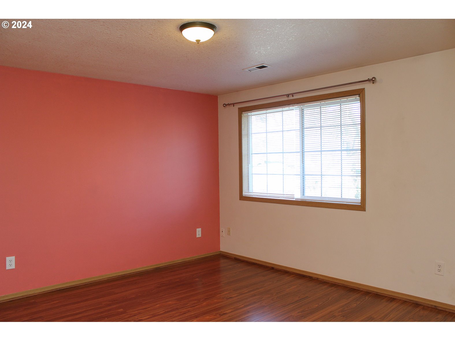 2309 Southeast 90th Avenue Portland, OR 97216 - Photo 13 of 46