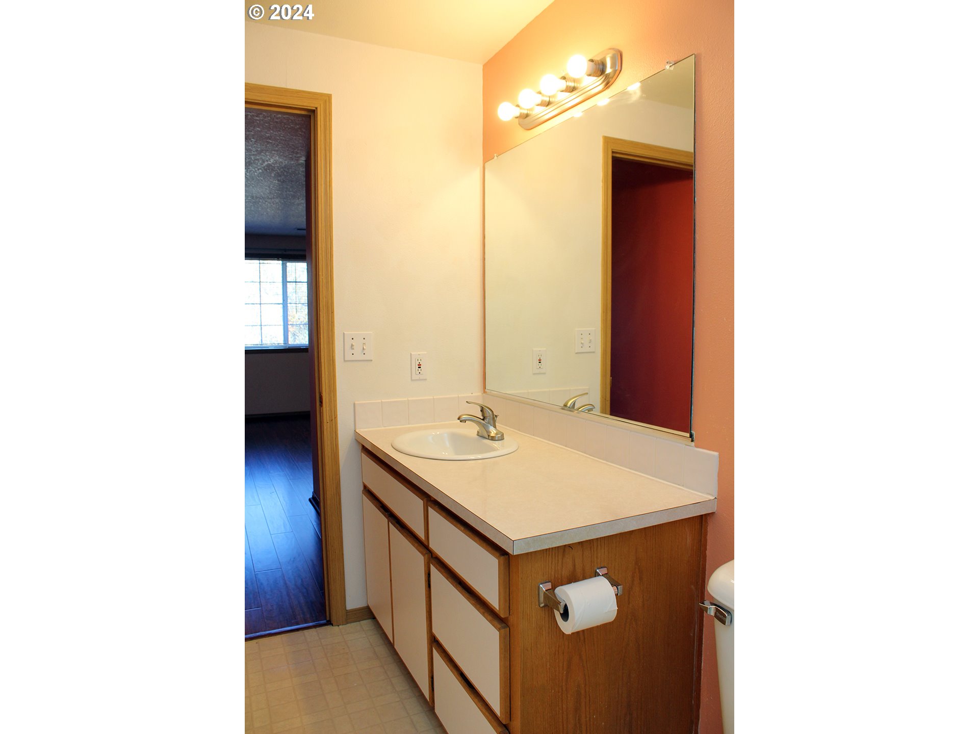 2309 Southeast 90th Avenue Portland, OR 97216 - Photo 16 of 46