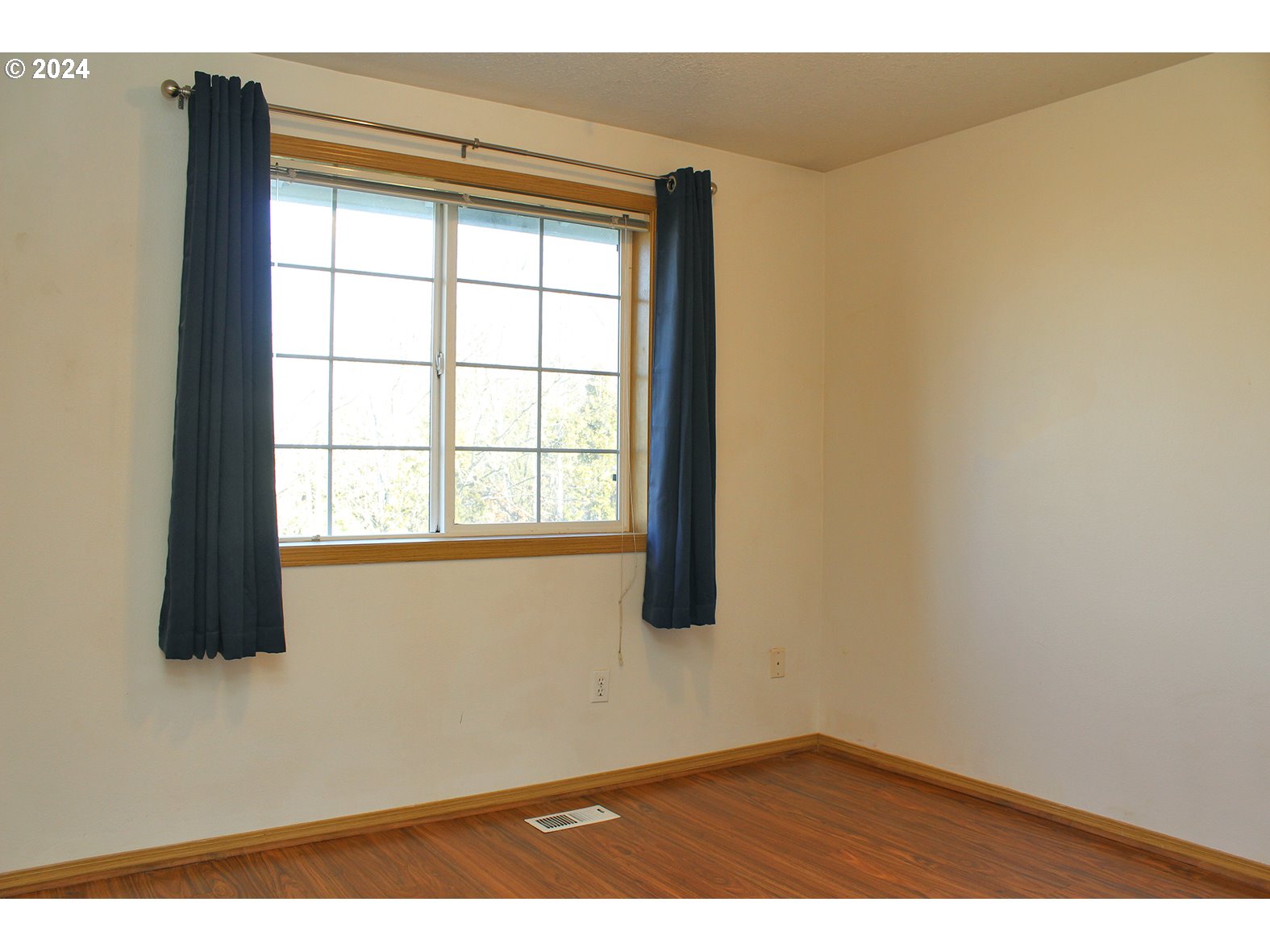 2309 Southeast 90th Avenue Portland, OR 97216 - Photo 17 of 46