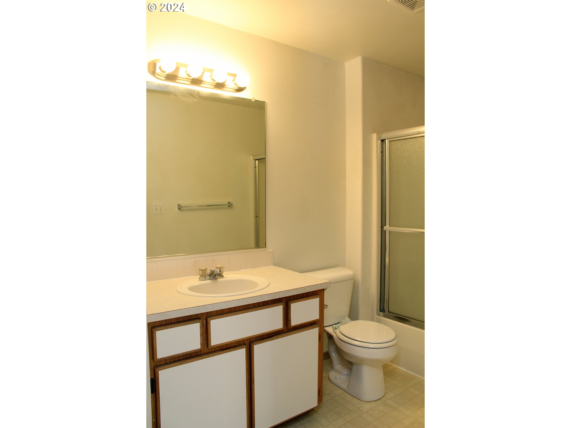 2309 Southeast 90th Avenue Portland, OR 97216 - Photo 21 of 46