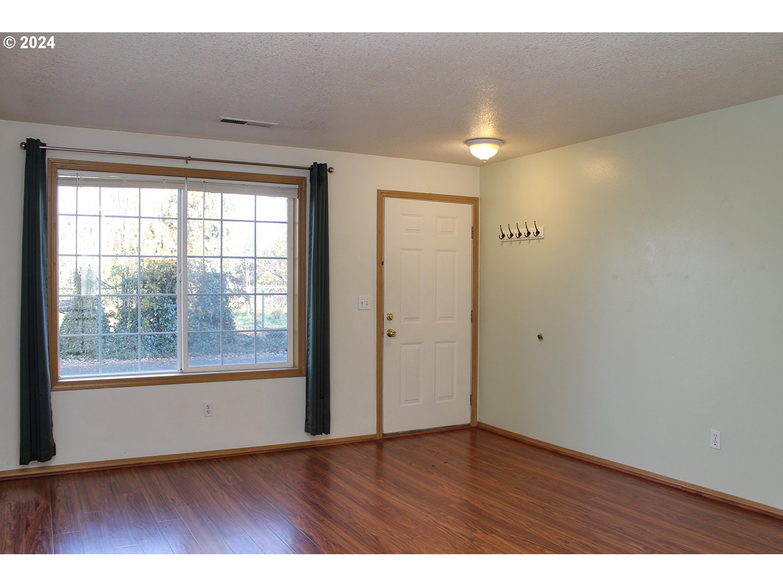 2309 Southeast 90th Avenue Portland, OR 97216 - Photo 25 of 46