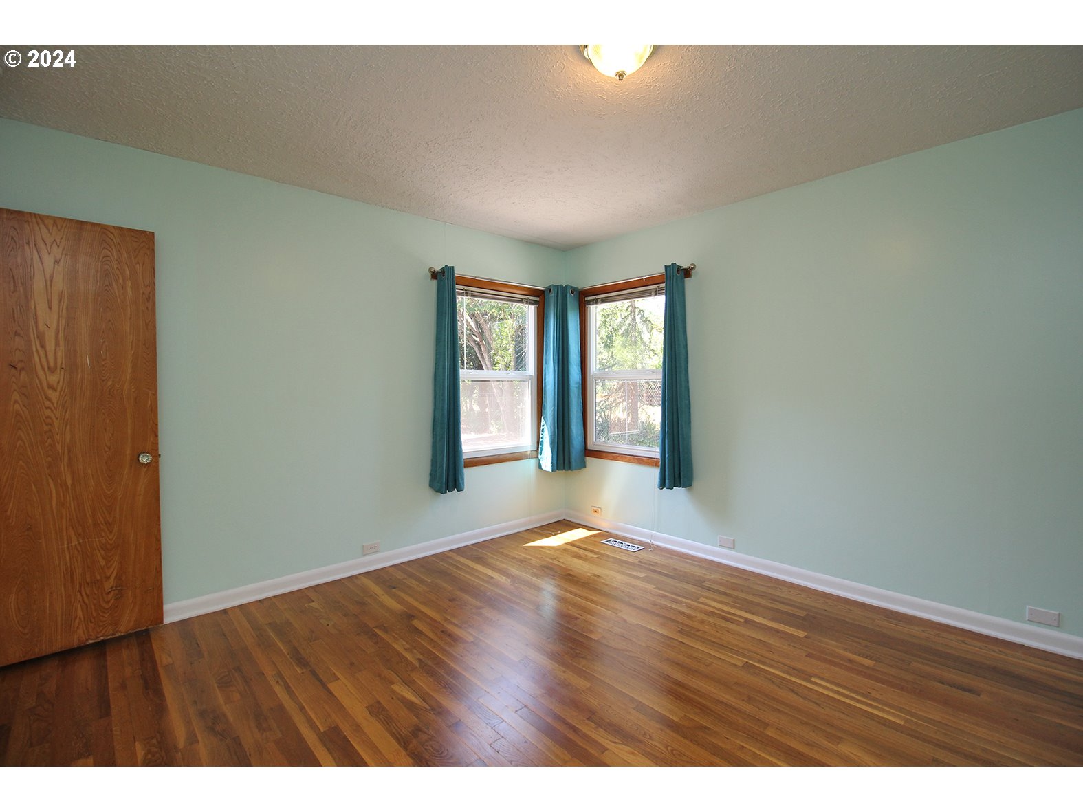 2309 Southeast 90th Avenue Portland, OR 97216 - Photo 34 of 46