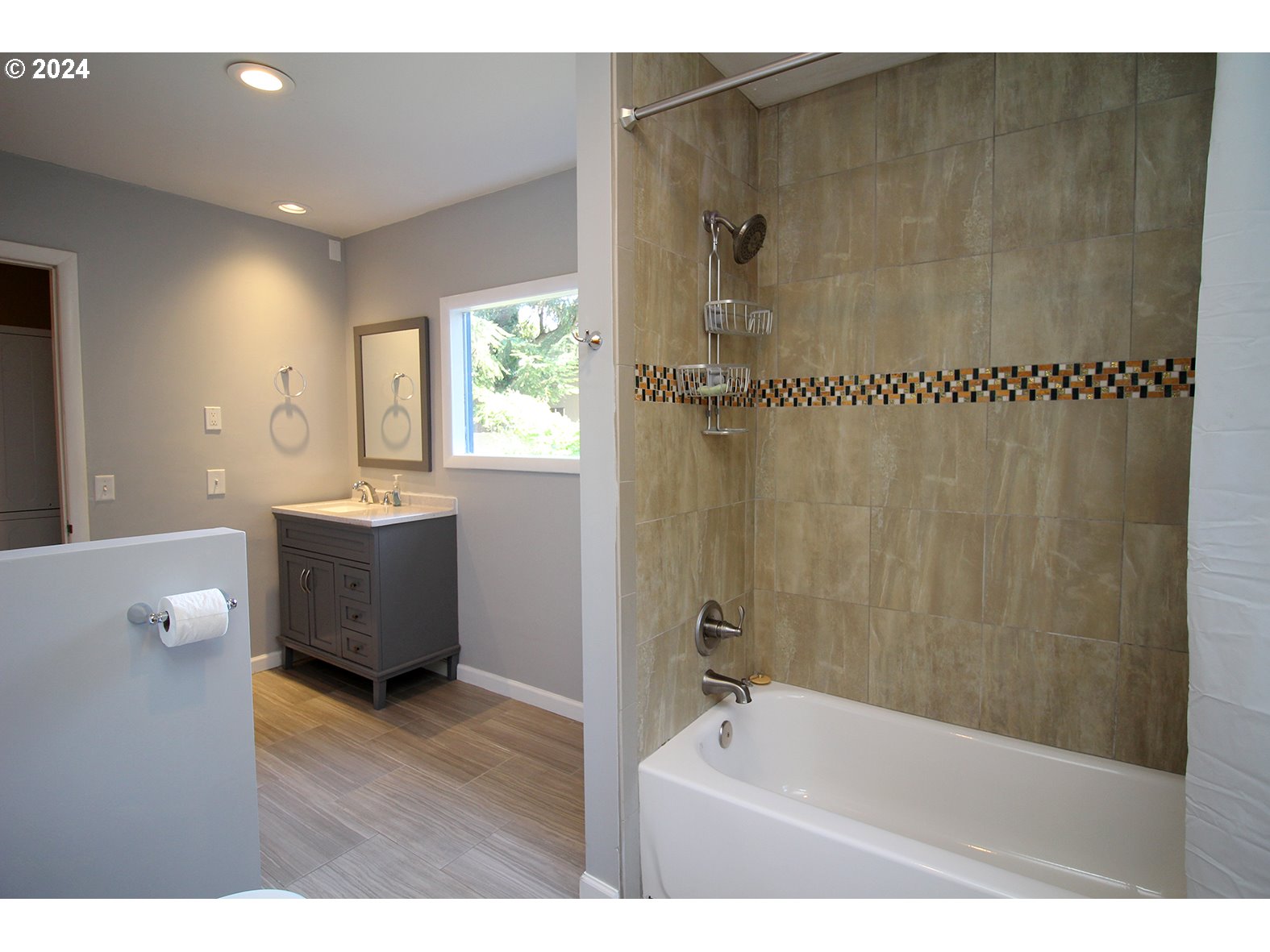 2309 Southeast 90th Avenue Portland, OR 97216 - Photo 36 of 46