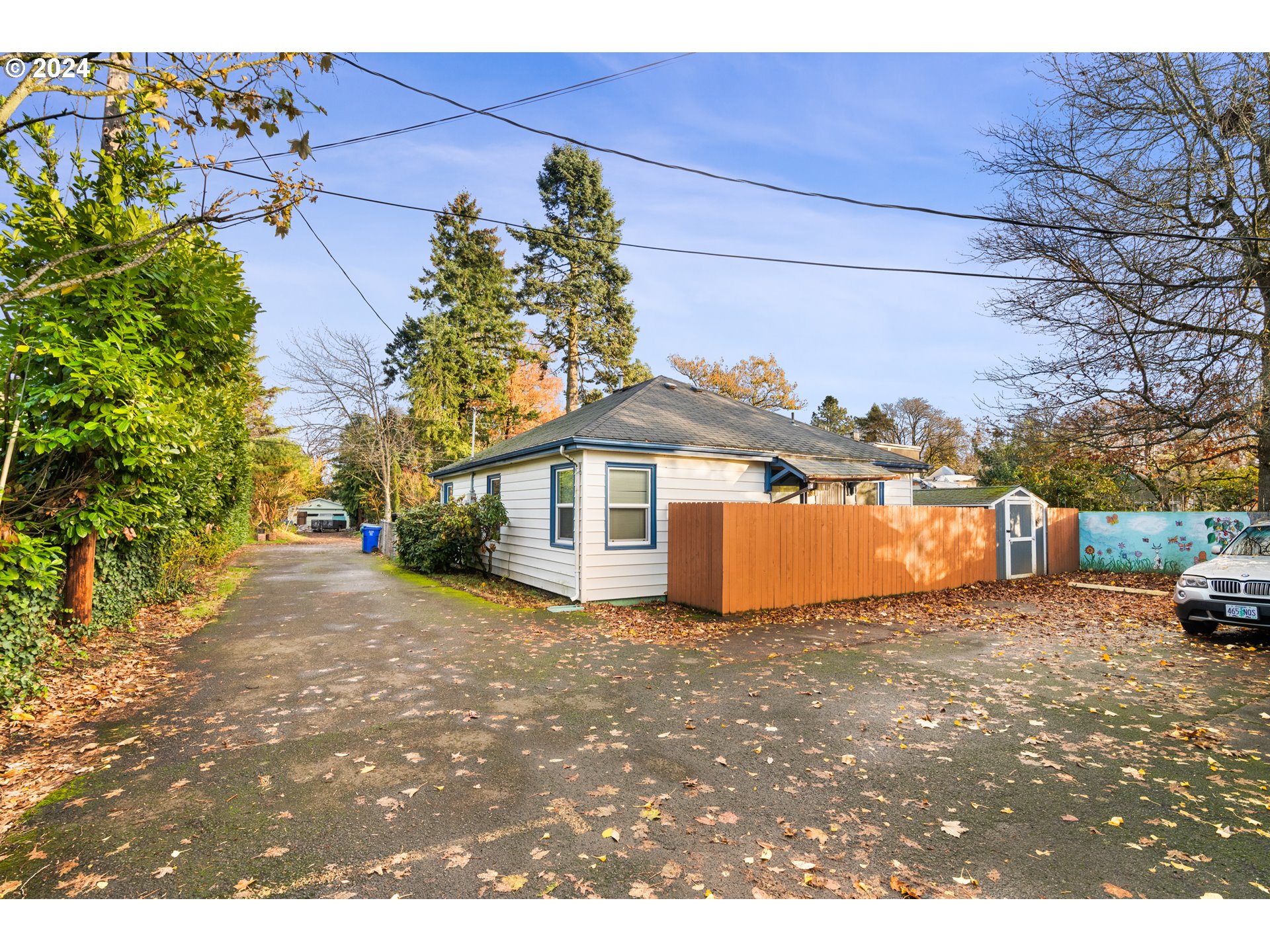 2309 Southeast 90th Avenue Portland, OR 97216 - Photo 4 of 46