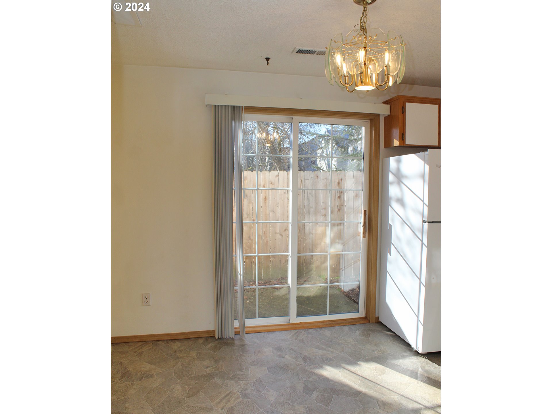 2309 Southeast 90th Avenue Portland, OR 97216 - Photo 8 of 46